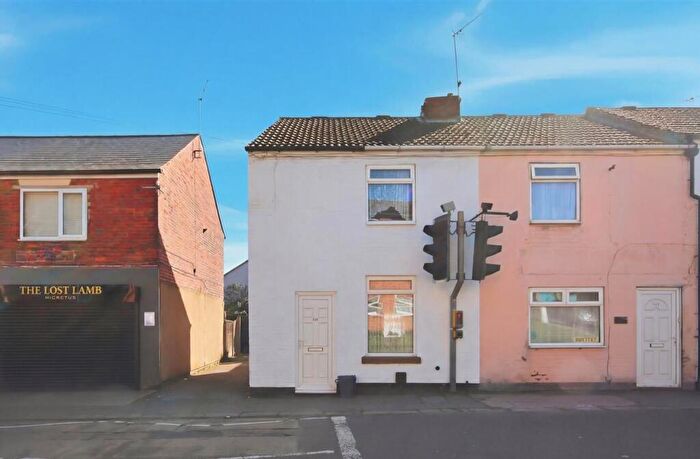 2 Bedroom Terraced House For Sale In High Street, New Whittington, Chesterfield, S43