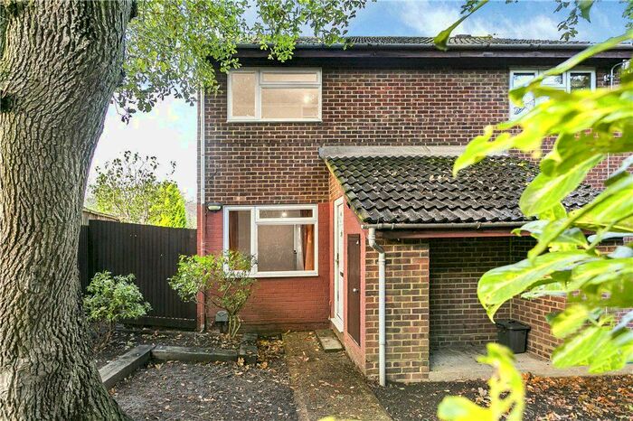 2 Bedroom End Of Terrace House To Rent In Eastmead, Woking, Surrey, GU21