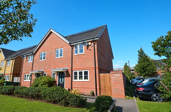 4 Bedroom Semi-Detached House To Rent In Holywell Way, Staines-Upon-Thames, TW19