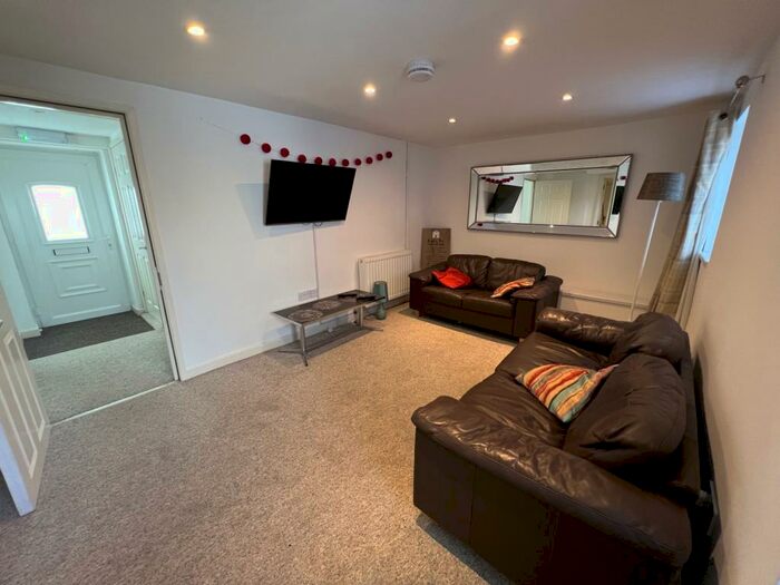 5 Bedroom Flat To Rent In Sutherland Road, Plymouth, Devon, PL4