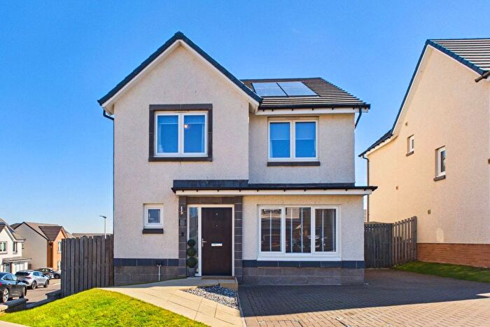 4 Bedroom Detached House For Sale In Ardlui Gardens, South Lanarkshire, ML3