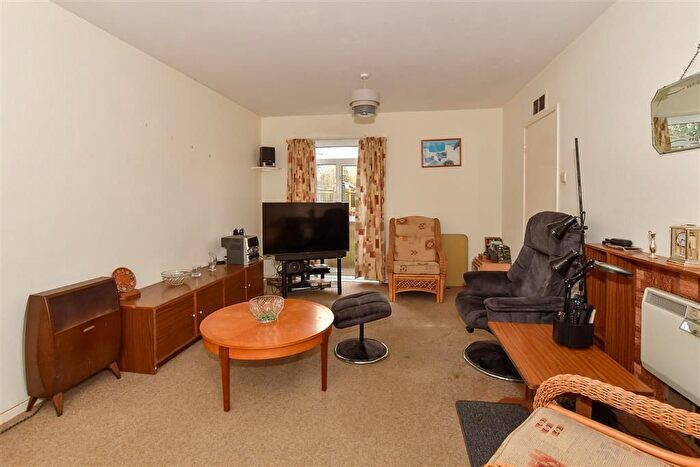 3 Bedroom End Of Terrace House For Sale In Darleydale, Crawley, West Sussex, RH11