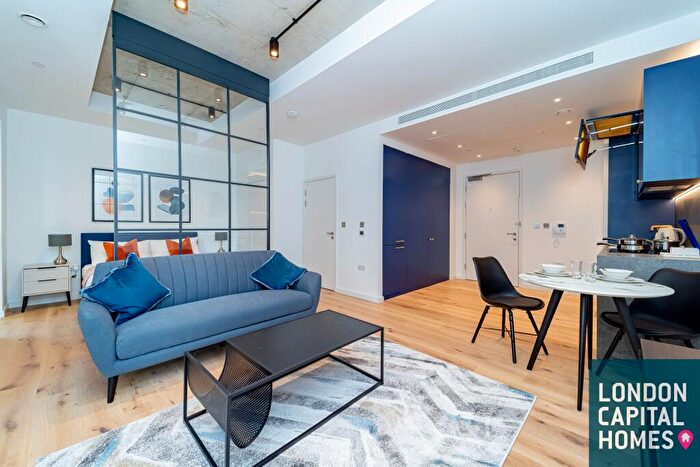 Apartment To Rent In Dulke House, Goodluck Hope Walk, London, E14