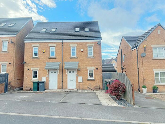 3 Bedroom Semi-Detached House For Sale In Dukes Avenue, Off Rooley Lane, Bradford, BD6