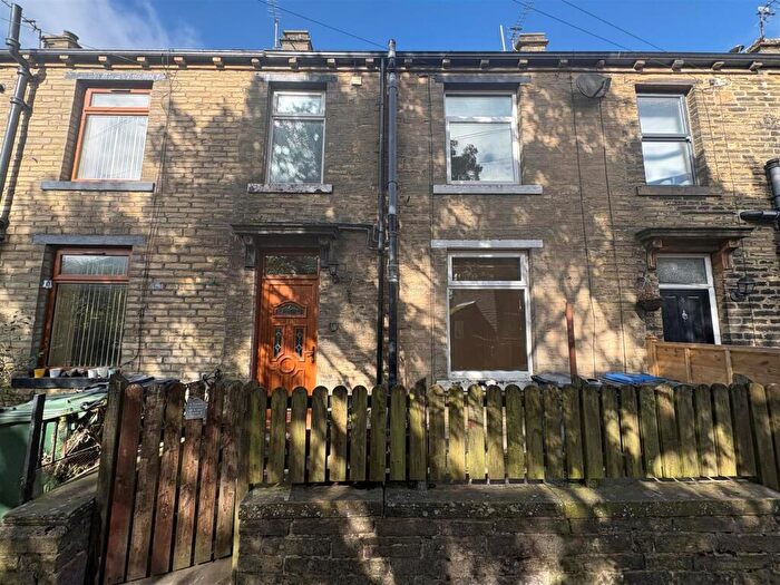 1 Bedroom Terraced House For Sale In Derby Street, Queensbury, Bradford, BD13