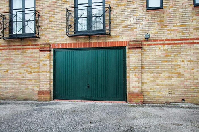 2 Bedroom Apartment To Rent In Ravens Wharf, Berkhamsted., HP4