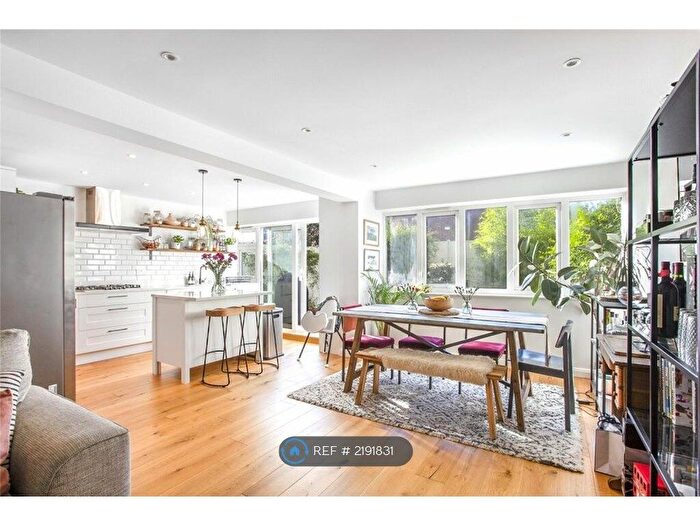 2 Bedroom Maisonette To Rent In Kedleston Walk, London, E2