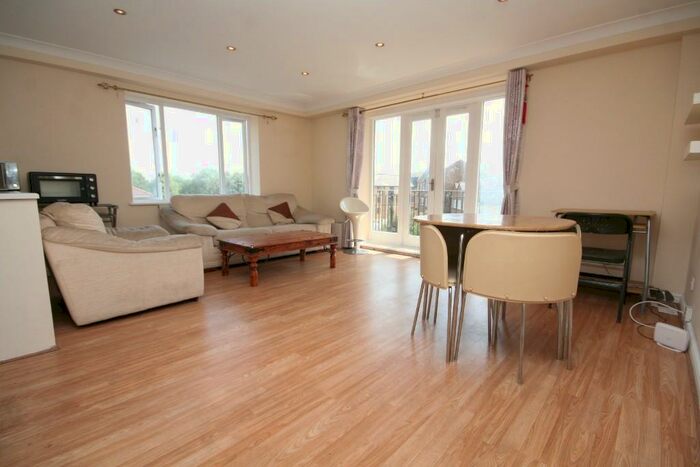 2 Bedroom Apartment To Rent In Quayside Court, Abbotshade Road, SE16
