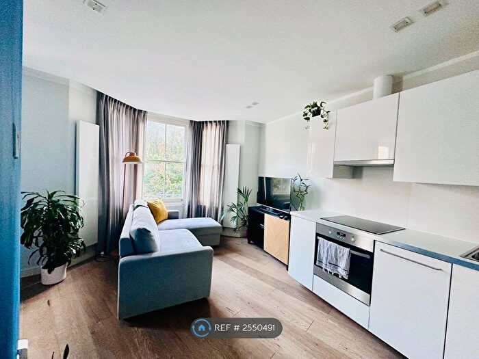 1 Bedroom Flat To Rent In Oval, Oval/Vauxhall, SW8