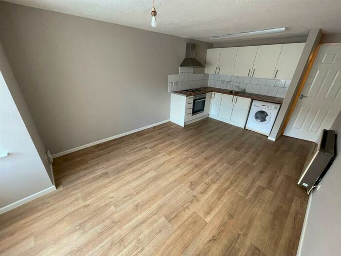 1 Bedroom Flat To Rent In Newland Court, Alexandra Road, Hull, HU5