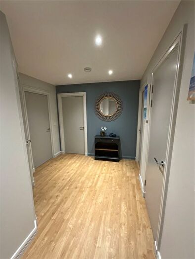 2 Bedroom Flat For Sale In Havannah Street, Cardiff, CF10