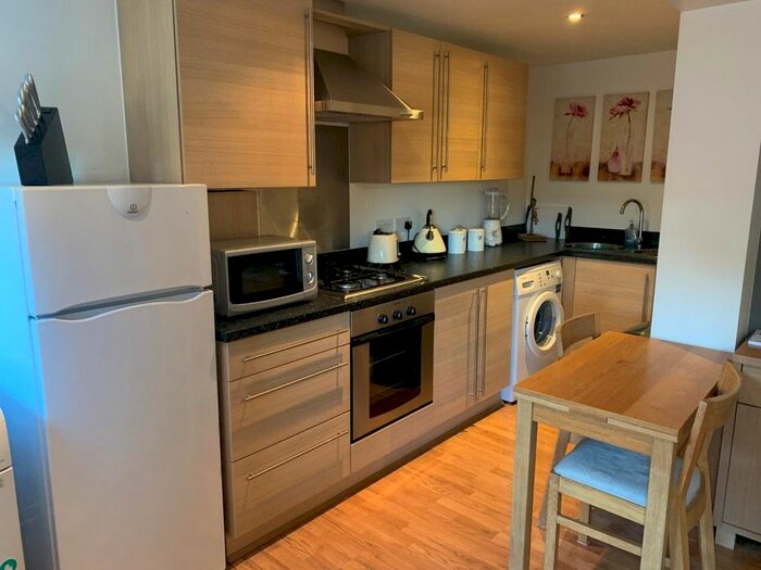 2 Bedroom Flat To Rent In Bennett, Woodlands Village, WF1