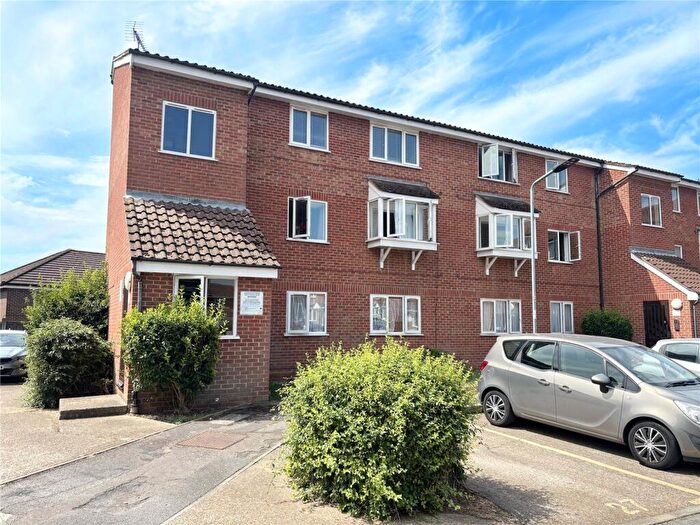 1 Bedroom Flat To Rent In Millhaven Close, Chadwell Heath, RM6