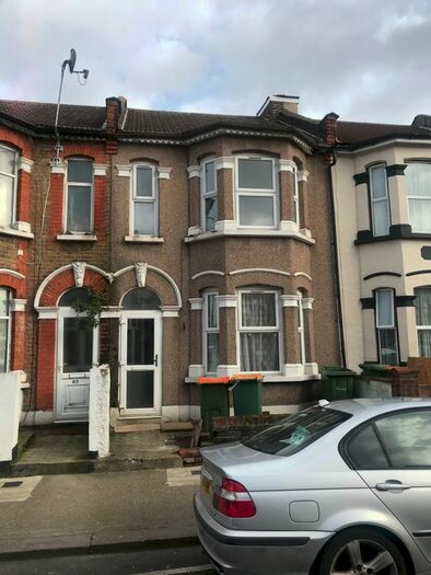 5 Bedroom Terraced House To Rent In Seventh Avenue, London, E12