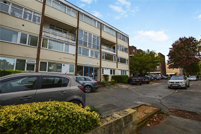 2 Bedroom Apartment To Rent In Park Place, Hillview Road, Woking, Surrey, GU22