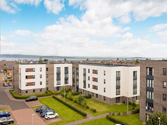 2 Bedroom Flat To Rent In Arneil Drive, Pilton, Edinburgh, EH5