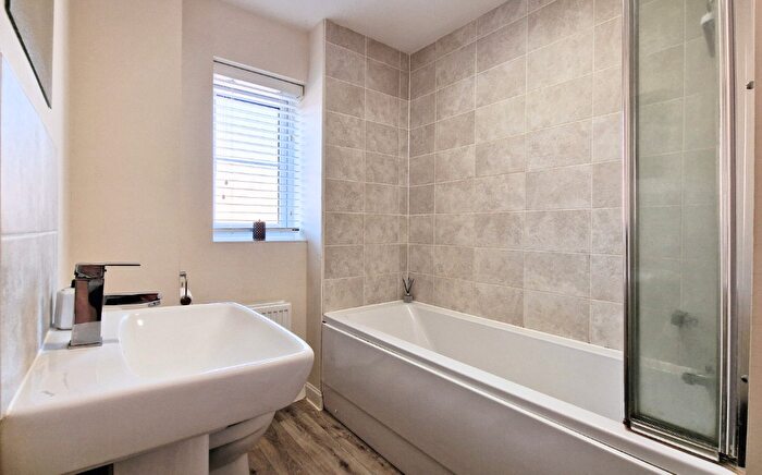 3 Bedroom End Of Terrace House For Sale In Compton Mead, Crowthorne, Berkshire, RG45
