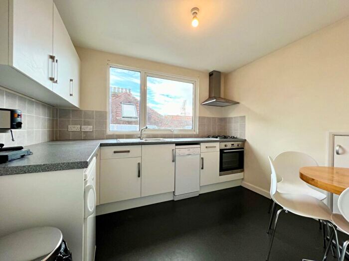 1 Bedroom Flat To Rent In Glenshiel Road, Eltham, SE9