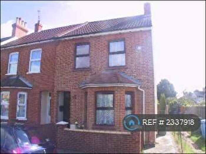 3 Bedroom Semi-Detached House To Rent In Institute Road, Aldershot, GU12