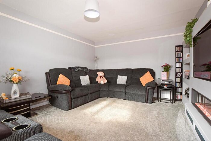 3 Bedroom Chalet For Sale In Clatterford Road, Newport, Isle Of Wight, PO30