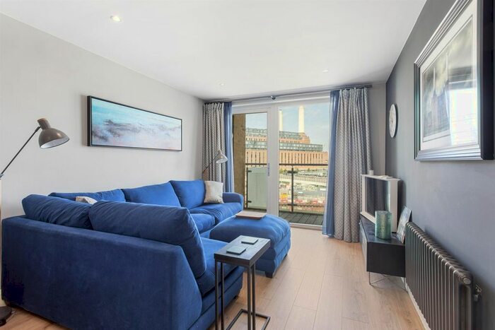 2 Bedroom Flat To Rent In Viridian Apartments, Battersea Park Road, Battersea, London, SW8