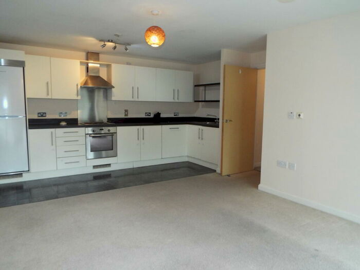 2 Bedroom Apartment To Rent In Overstone Court, Cardiff Bay, CF10