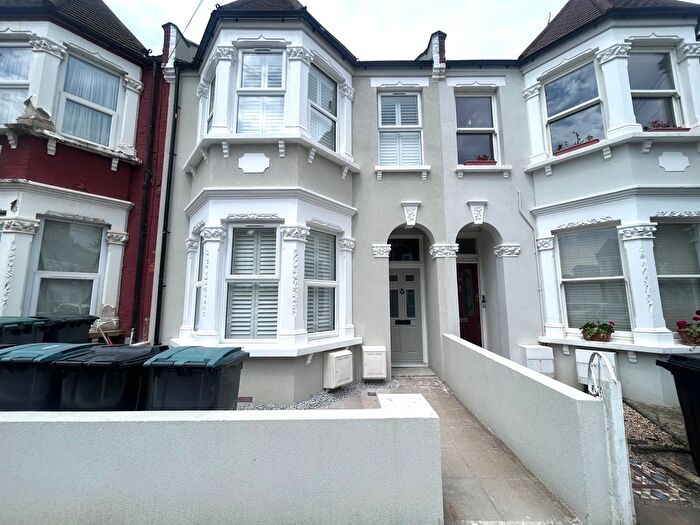 2 Bedroom Flat To Rent In Imperial Road, London, N22