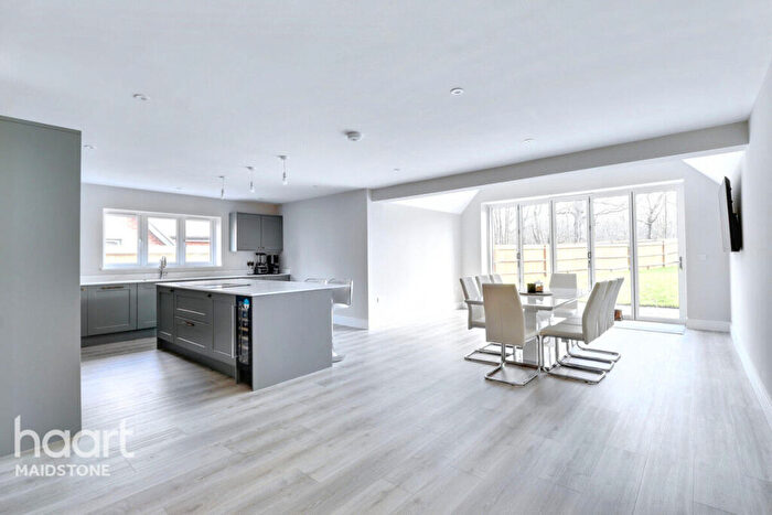 5 Bedroom Detached House For Sale In Upper Barnhill, Maidstone, ME15