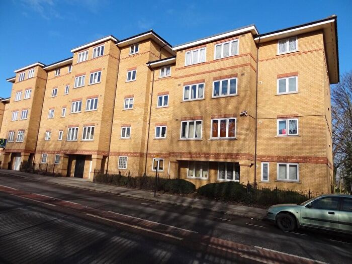 2 Bedroom Flat To Rent In Rush Grove Street, London, SE18