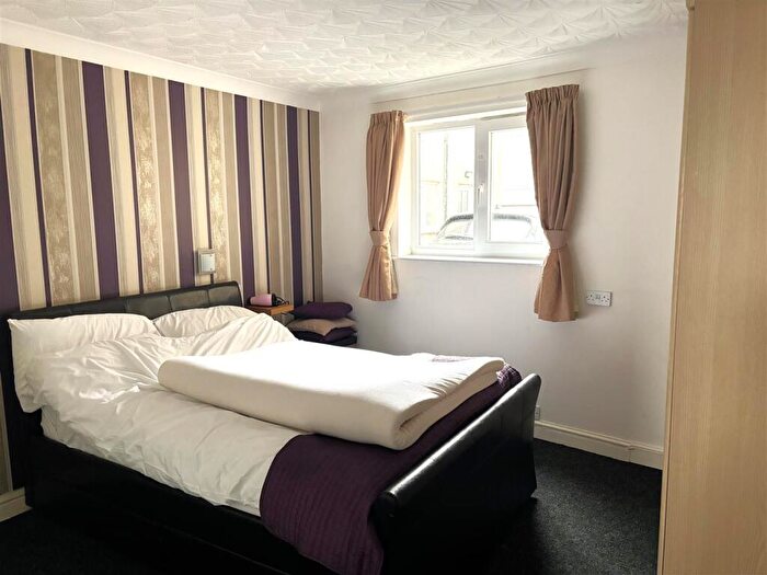 2 Bedroom Flat To Rent In Kingsway, Cleethorpes, DN35