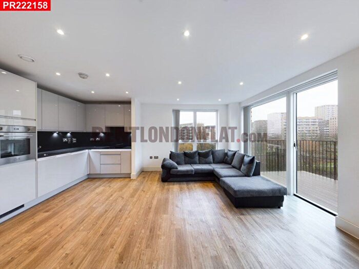 3 Bedroom Flat To Rent In Park Royal – Bedrooms Flat, NW10