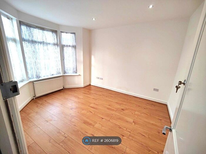 4 Bedroom Terraced House To Rent In Farnborough Avenue, London, E17