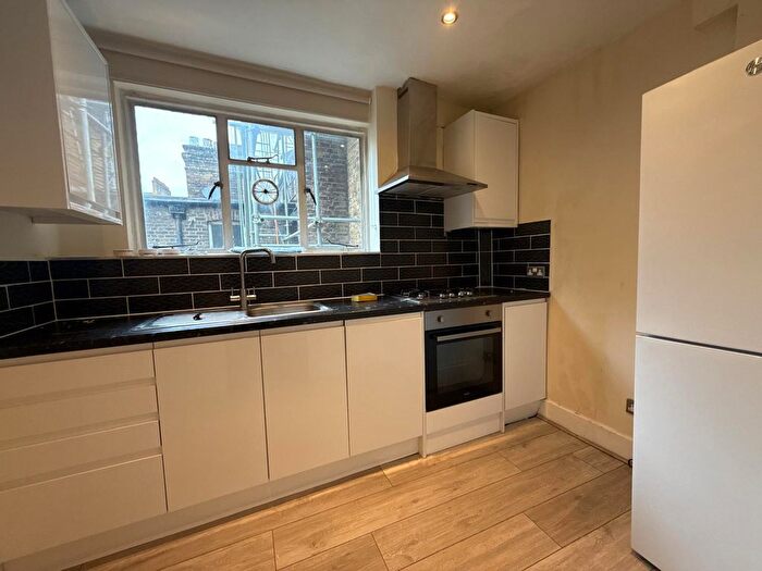 2 Bedroom Flat To Rent In Earls Court Road, London, SW5