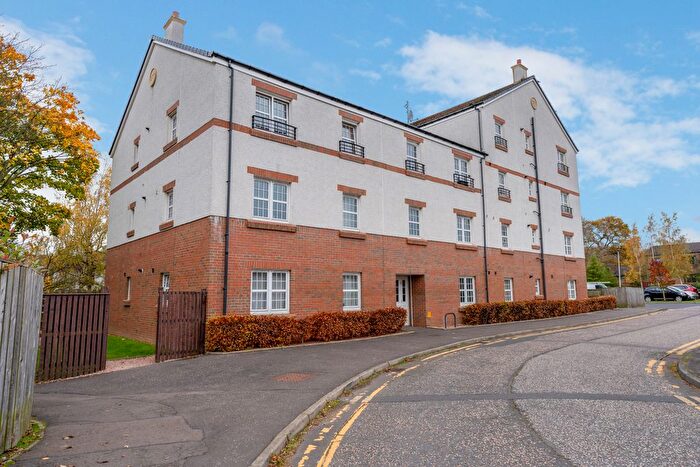 2 Bedroom Flat To Rent In Stuart Square, Edinburgh, EH12