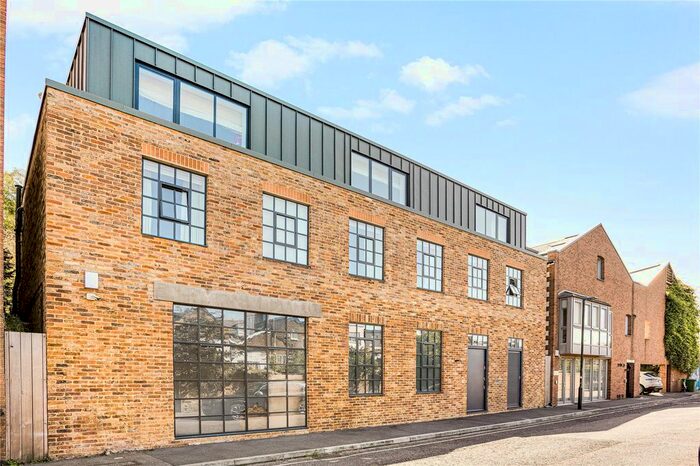 5 Bedroom Detached House To Rent In Glentham Road, Barnes, London, SW13