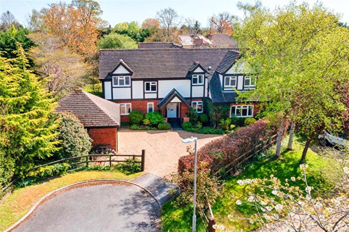 5 Bedroom Detached House For Sale In Thomson Walk, Calcot, Reading, Berkshire, RG31