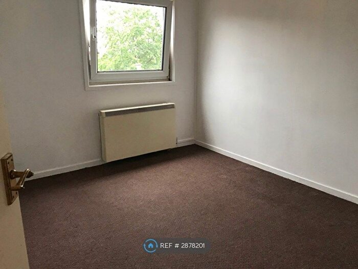 2 Bedroom Flat To Rent In Kelly Avenue, Rugeley, WS15