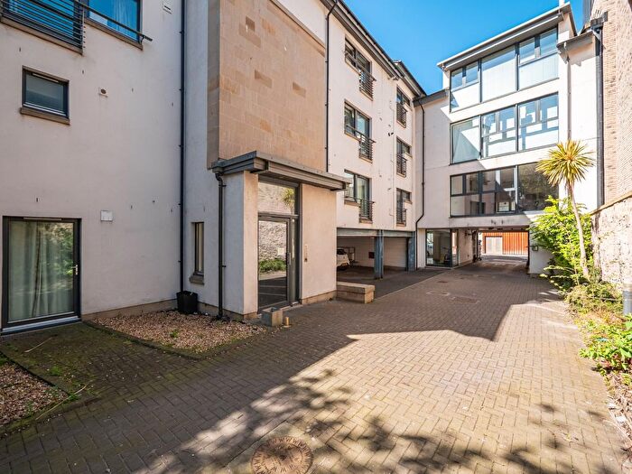 2 Bedroom Flat For Sale In / Calton Road, Holyrood, Edinburgh, EH8