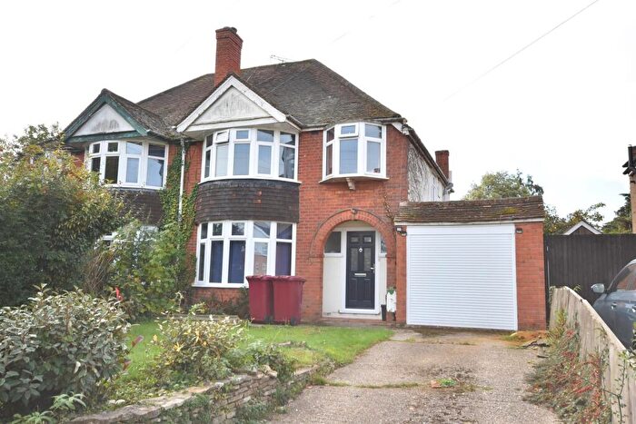 3 Bedroom Semi-Detached House For Sale In Tilehurst Road, Reading, RG30