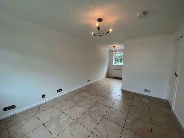 2 Bedroom Terraced House To Rent In Kingsburn Grove, Rutherglen, G73