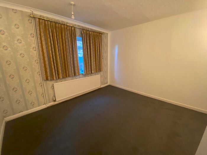 4 Bedroom Detached Bungalow To Rent In Greenacres Avenue, Ickenhem, UB10