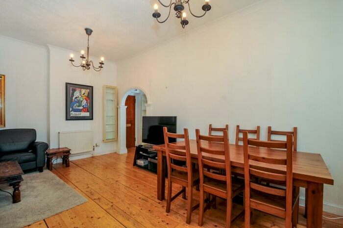 1 Bedroom Flat To Rent In Hanover Gate Mansions Marylebone, NW1