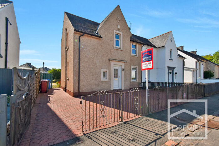 3 Bedroom Semi-Detached House For Sale In Woodlands Avenue, Bothwell, G71