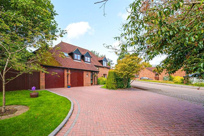 4 Bedroom Detached House To Rent In The Hawthorns, Charvil, Berkshire, RG10