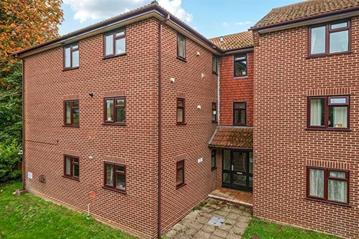 2 Bedroom Apartment For Sale In Haye Lane, Lyme Regis, DT7