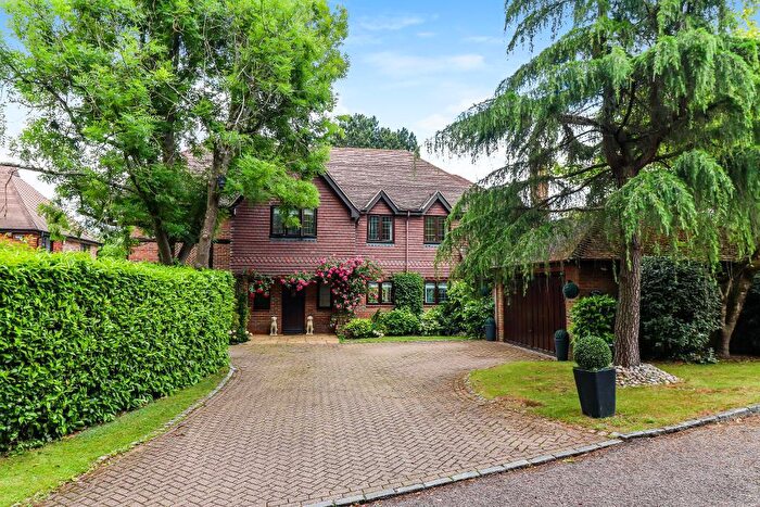 5 Bedroom Detached House For Sale In Hibberts Way, Gerrards Cross, SL9