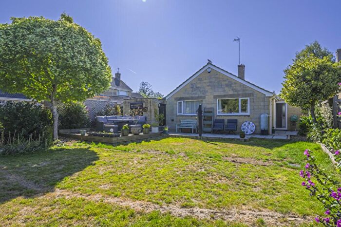 3 Bedroom Detached Bungalow For Sale In Sutton Park, Blunsdon, SN26