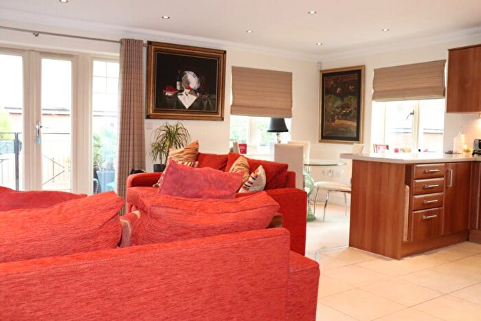2 Bedroom Apartment To Rent In Templeside Gardens, High Wycombe, HP12