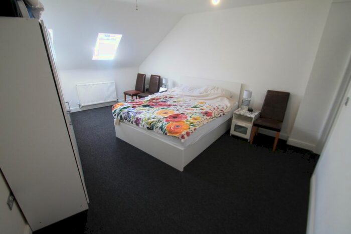 2 Bedroom Flat To Rent In Farley Hill, Luton, LU1