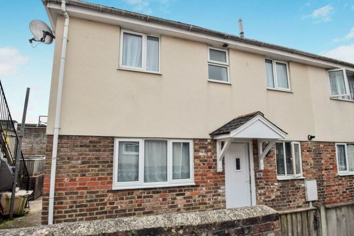 2 Bedroom Semi-Detached House To Rent In Polegate, BN26